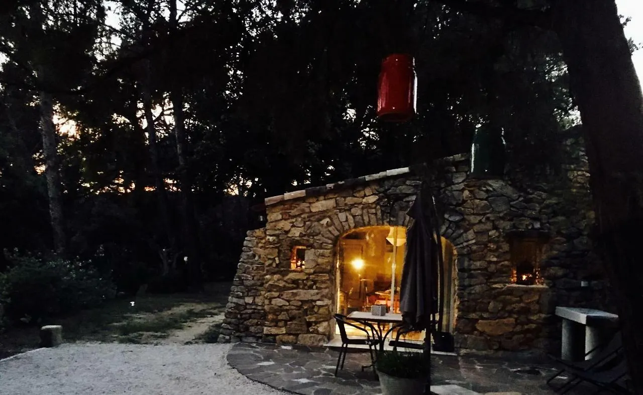 Hotel Cabanon Sainte Victoire Maison d'hôtes Saint-Marc-Jaumegarde